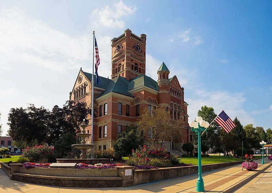 County Building in Albion, Indiana County Building in Albion, Indiana